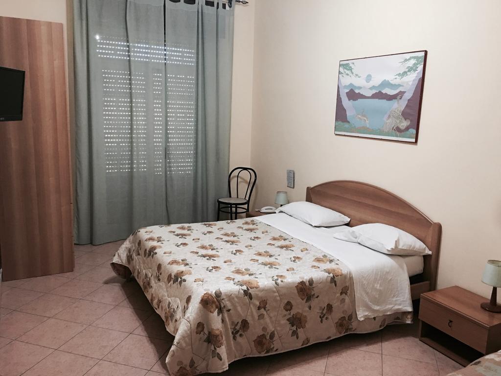 Hotel Del Lago Telese Terme Экстерьер фото